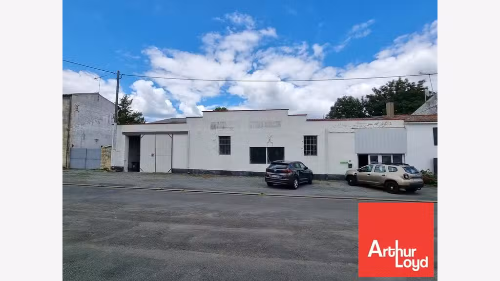 Local d'activité à vendre 482m² à Mauzé