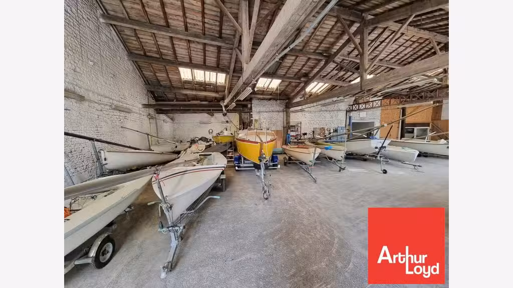 Local d'activité à vendre 482m² à Mauzé