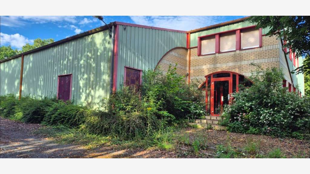 Vente local d'activité de 1090m² en Mayenne