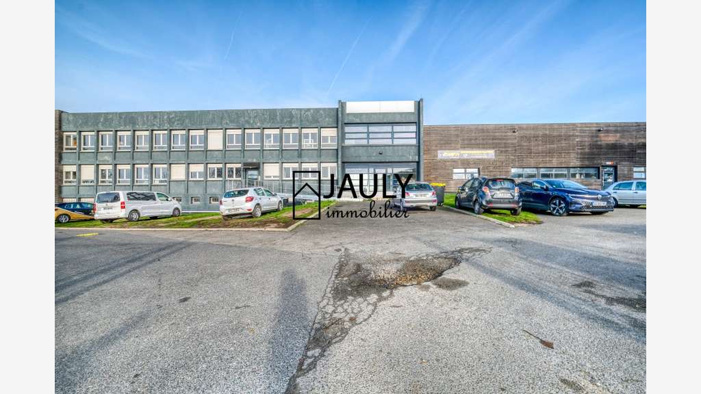 AV complexe logistique 6825m² à Meaux ZI dynamique