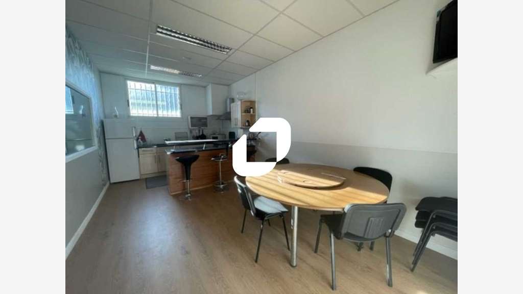 Vente Local d'activité 1107m² Mery sur oise