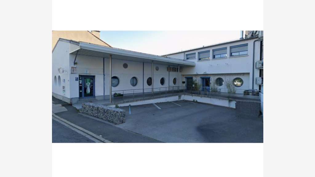 A VENDRE MURS COMMERCIAUX LOUES A MILLAU AVEYRON -