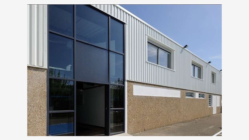 Local d'activité 2600m² ERP 5 à vendre à Miribel