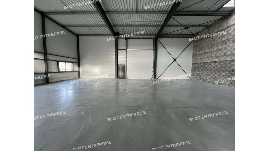 AV cellule d'activités 280m² Montauban-de-Bretagne