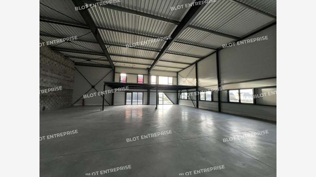AV cellule d'activités 280m² Montauban-de-Bretagne