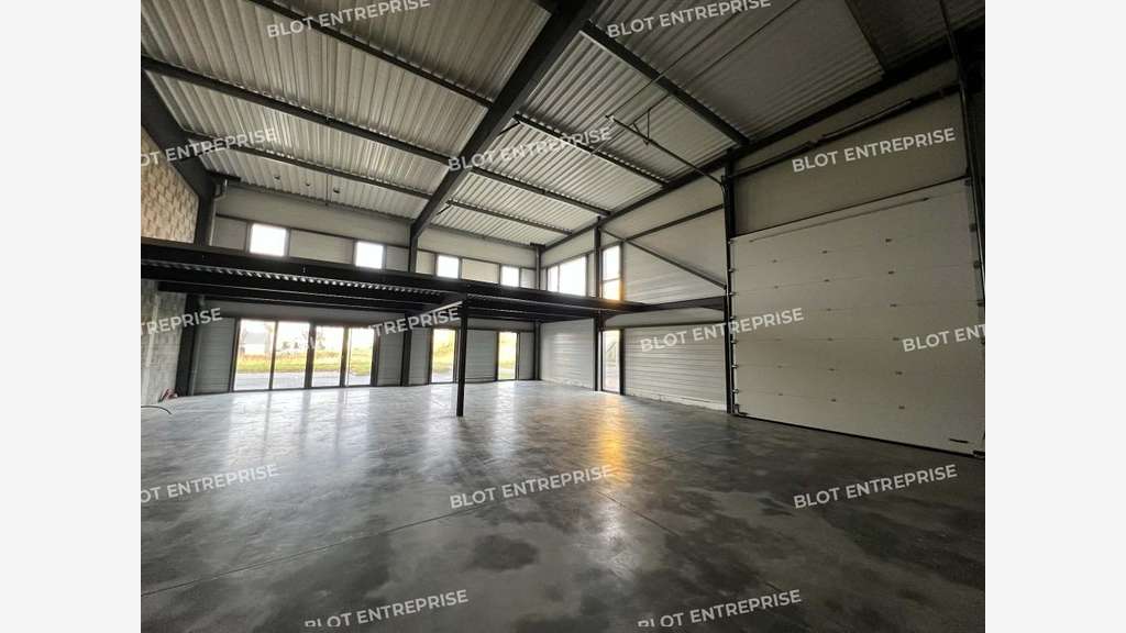AV cellule d'activités 280m² Montauban-de-Bretagne