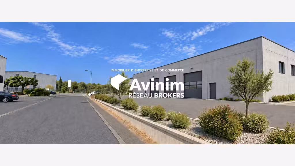 Local professionnel Neuf de 723 m² a Montauroux