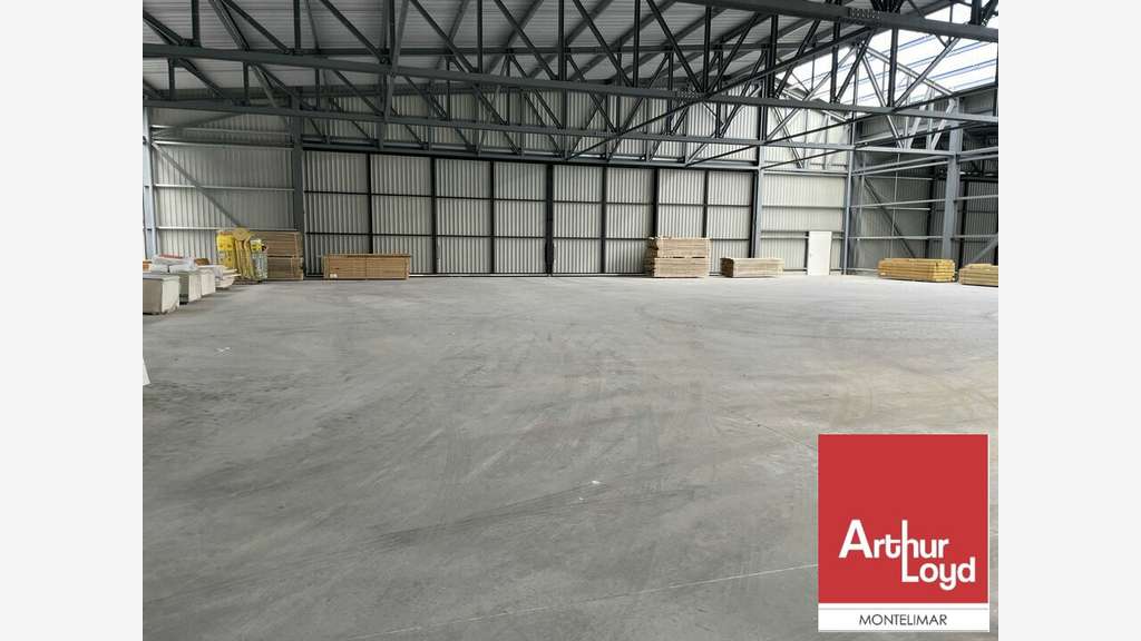 Cède locaux d'activité de 661m² à Montélimar Nord