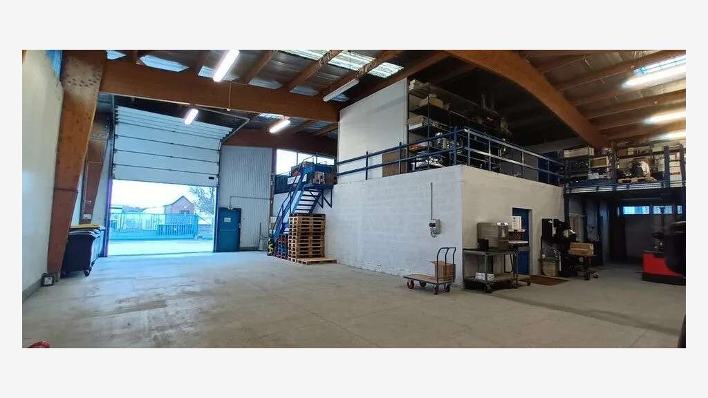 À vendre – Local d'activités de 672 m² à Monti