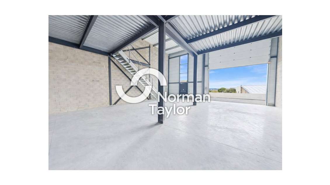 Local d'activité 246m² à vendre à Montpellier 