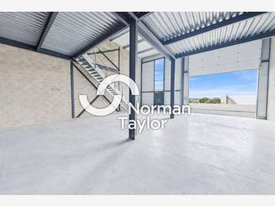 Local d'activité 246m² à vendre à Montpellier 