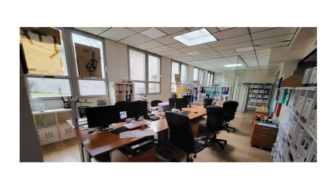 AV bureaux 460m² Montreuil emplacement stratégique