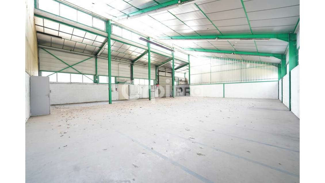 LOCAL D'ACTIVITE A VENDRE - 1 120 m² - MORNANT