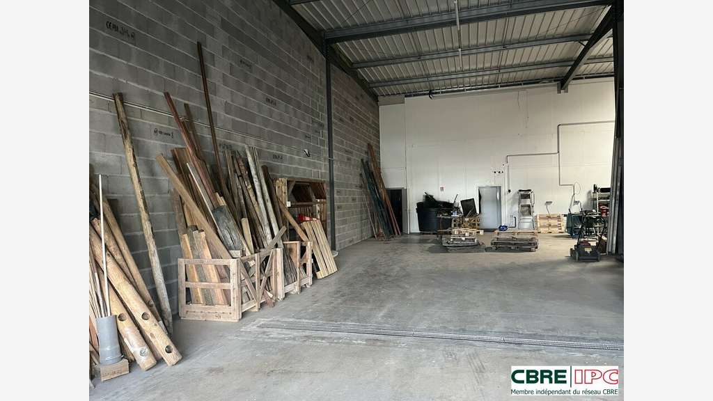 AV local d'activités 245m² Mouguerre accès facile