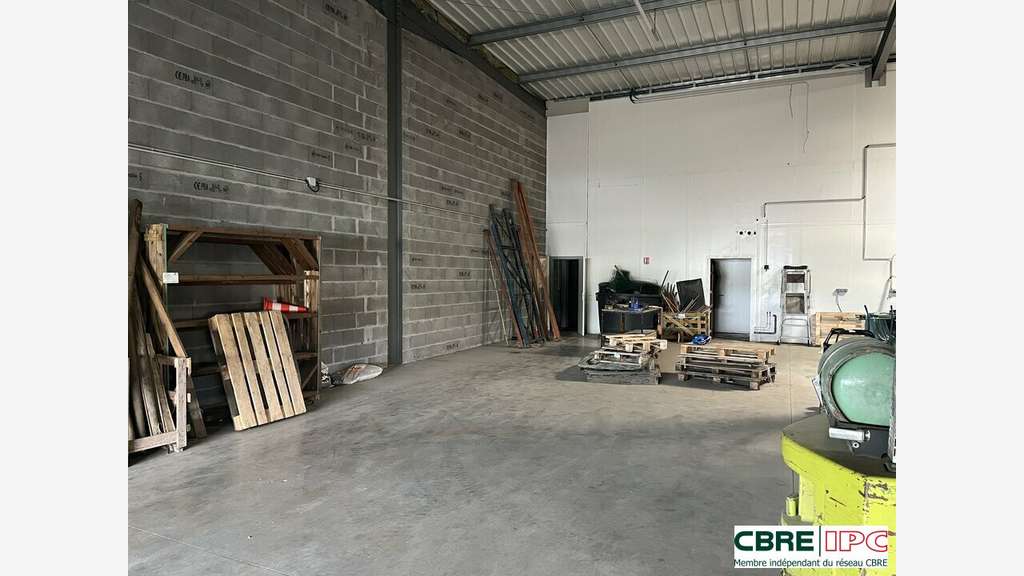 AV local d'activités 245m² Mouguerre accès facile