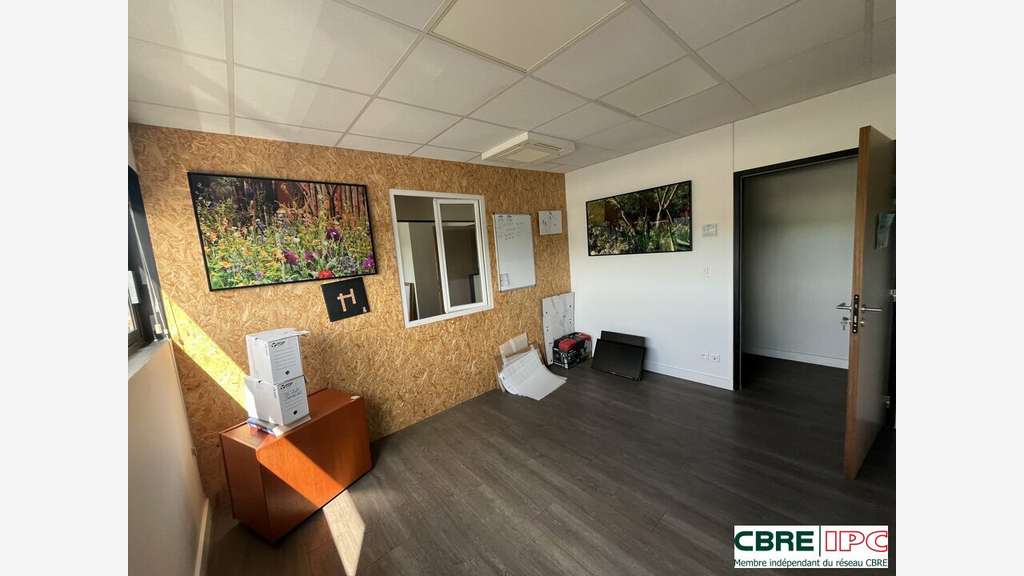 AV local d'activités 245m² Mouguerre accès facile