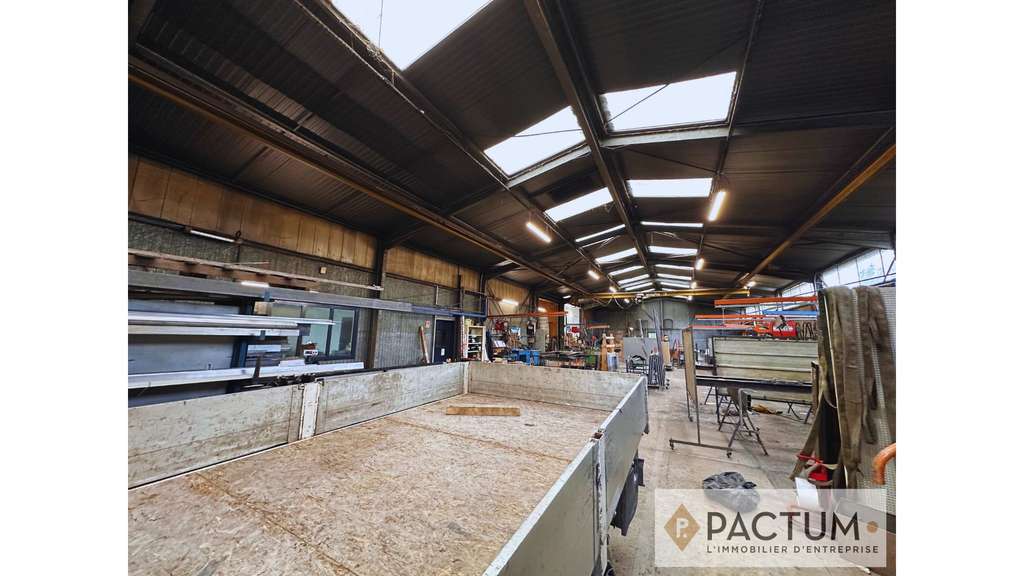 LOCAL D'ACTIVITÉ INDÉPENDANT ENVIRON 900 m²