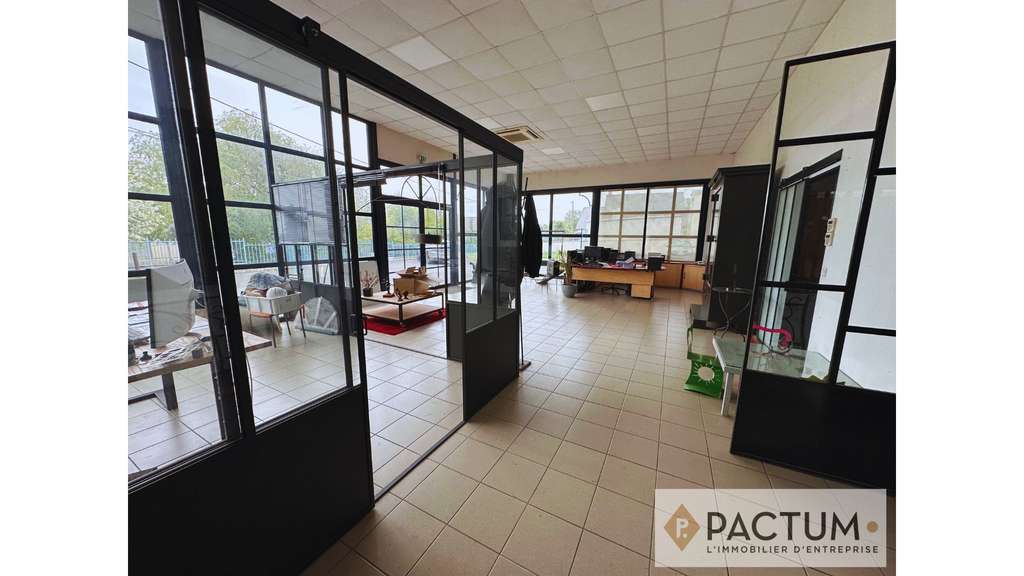 LOCAL D'ACTIVITÉ INDÉPENDANT ENVIRON 900 m²
