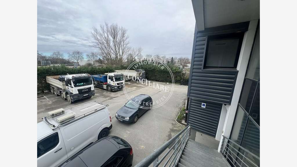 Entrepôt 2435m² que 4900m² à vendre à Muret Nord