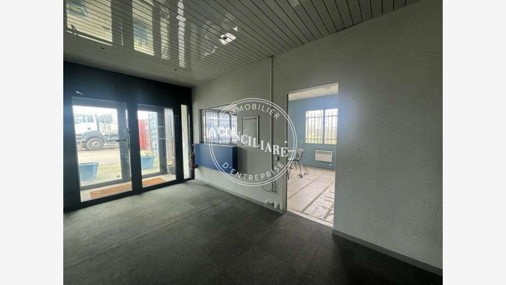 Entrepôt 2435m² que 4900m² à vendre à Muret Nord