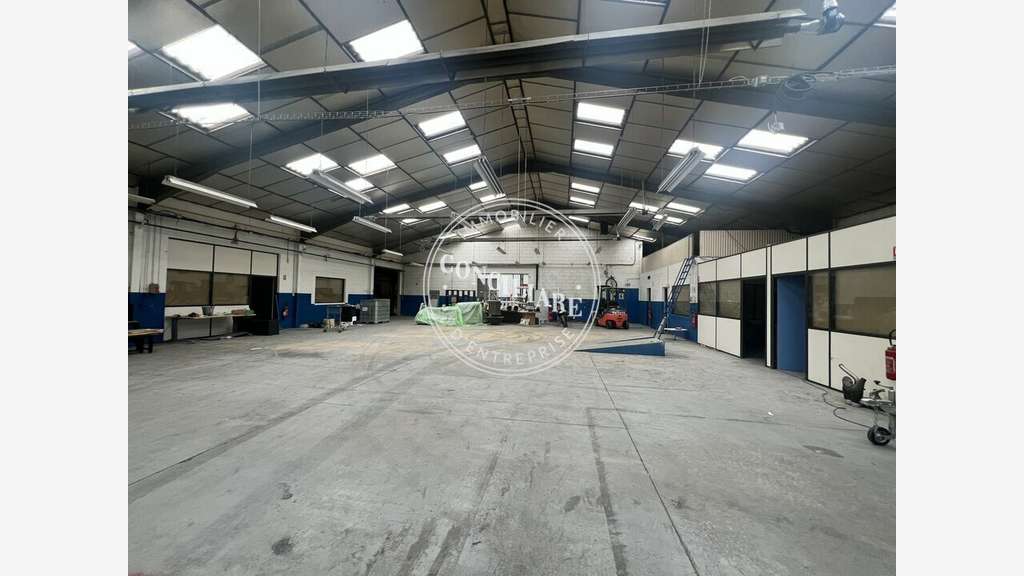 Entrepôt 2435m² que 4900m² à vendre à Muret Nord