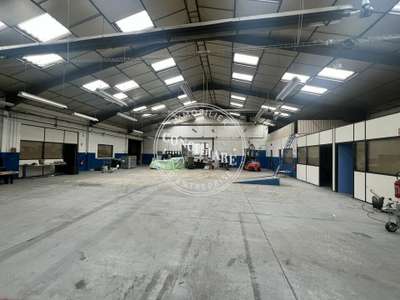 Entrepôt 2435m² que 4900m² à vendre à Muret Nord
