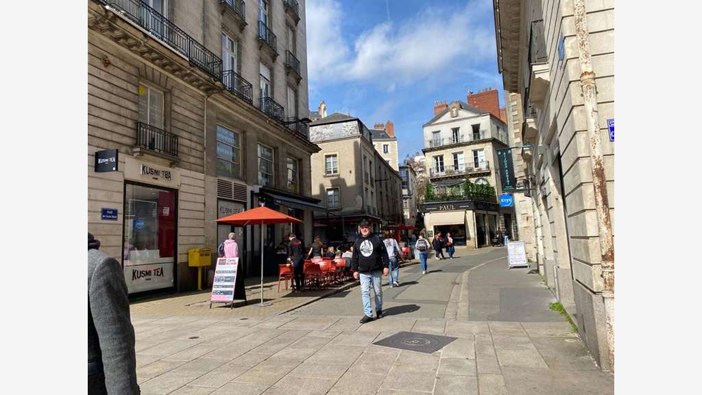 Murs commerciaux libres 88m² à vendre à Nantes