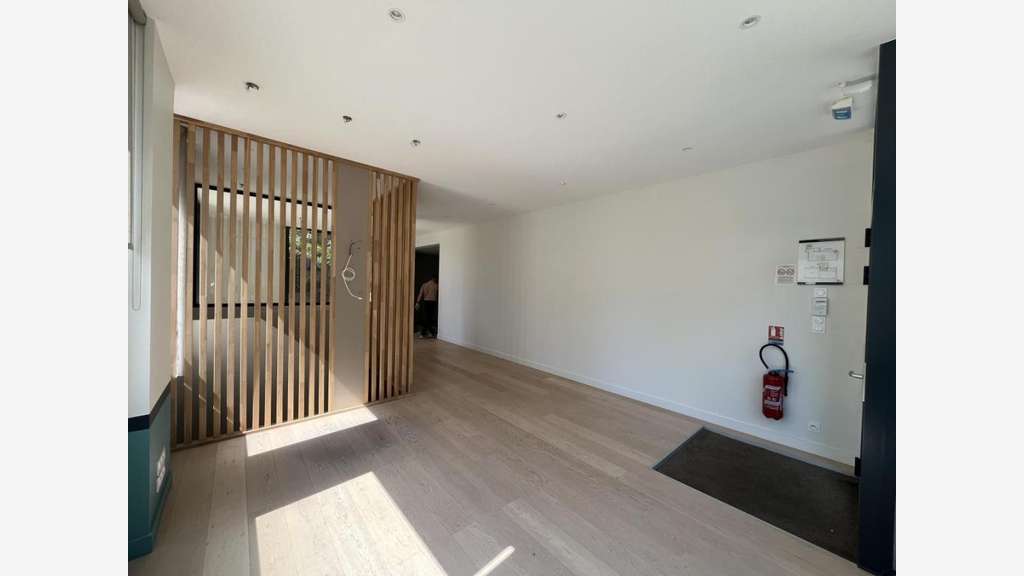 Vente murs commerciaux rénovés 105m² à Nantes