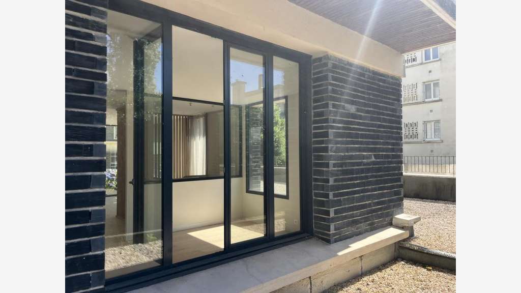 Vente murs commerciaux rénovés 105m² à Nantes