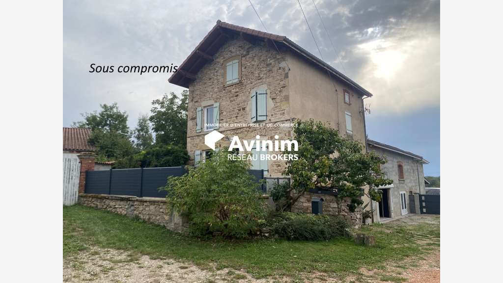 A vendre atelier avec maison 190m² à Neuville