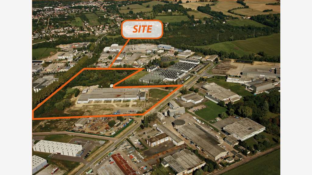 À vendre – Locaux industriels jusqu'à 9300 m² à Ne