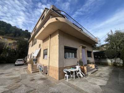 A vendre local entrepôt en souplex 190m² à Nice