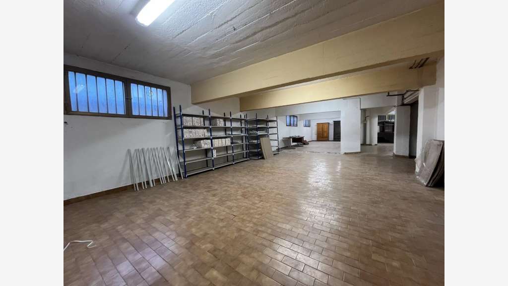 A vendre local entrepôt en souplex 190m² à Nice