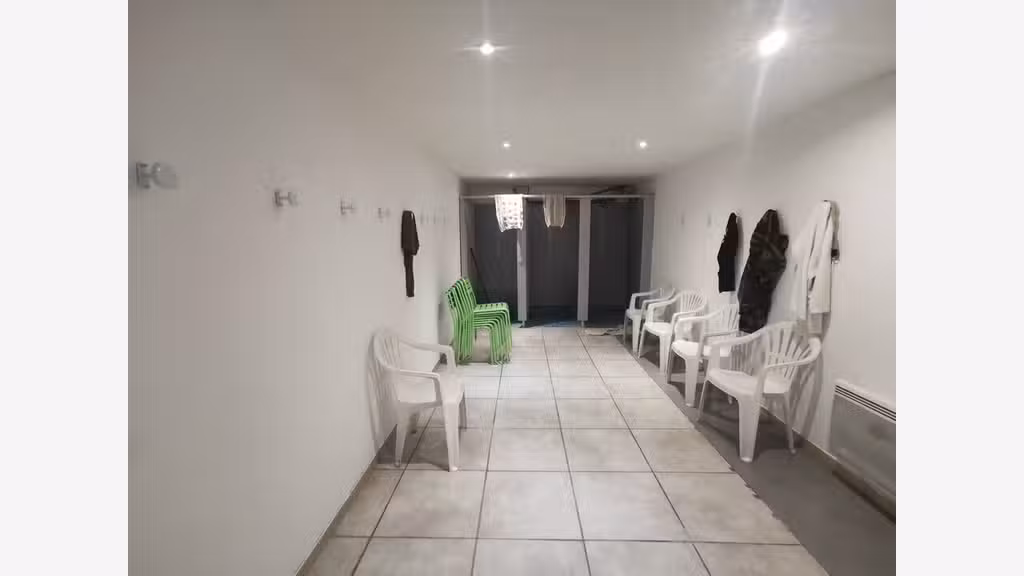 Local professionnel de 206m² à vendre à Nîmes