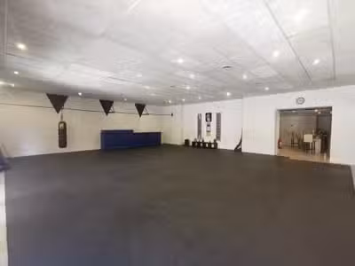 Local professionnel de 206m² à vendre à Nîmes