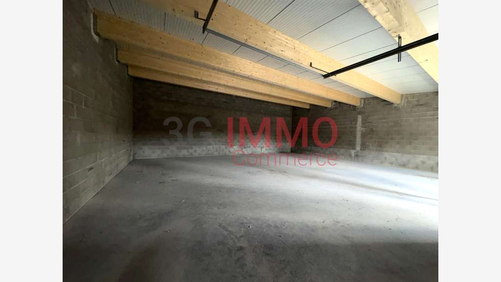 Vente local industriel neuf 270m² à Niort Nord