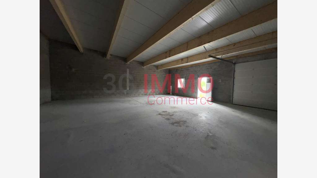 Vente local industriel neuf 270m² à Niort Nord