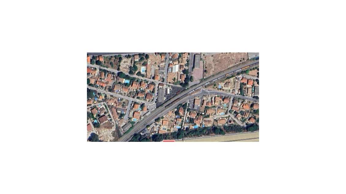 Entrepôt 440m² sur parcelle 1941m² à Ollioules