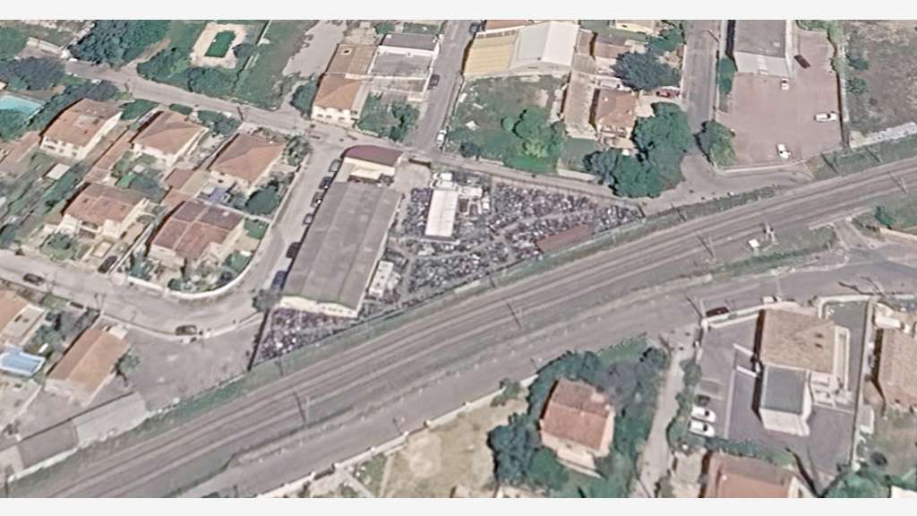 Entrepôt 440m² sur parcelle 1941m² à Ollioules