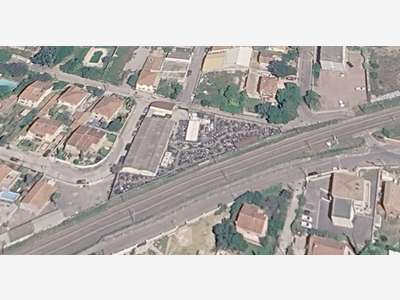 Entrepôt 440m² sur parcelle 1941m² à Ollioules