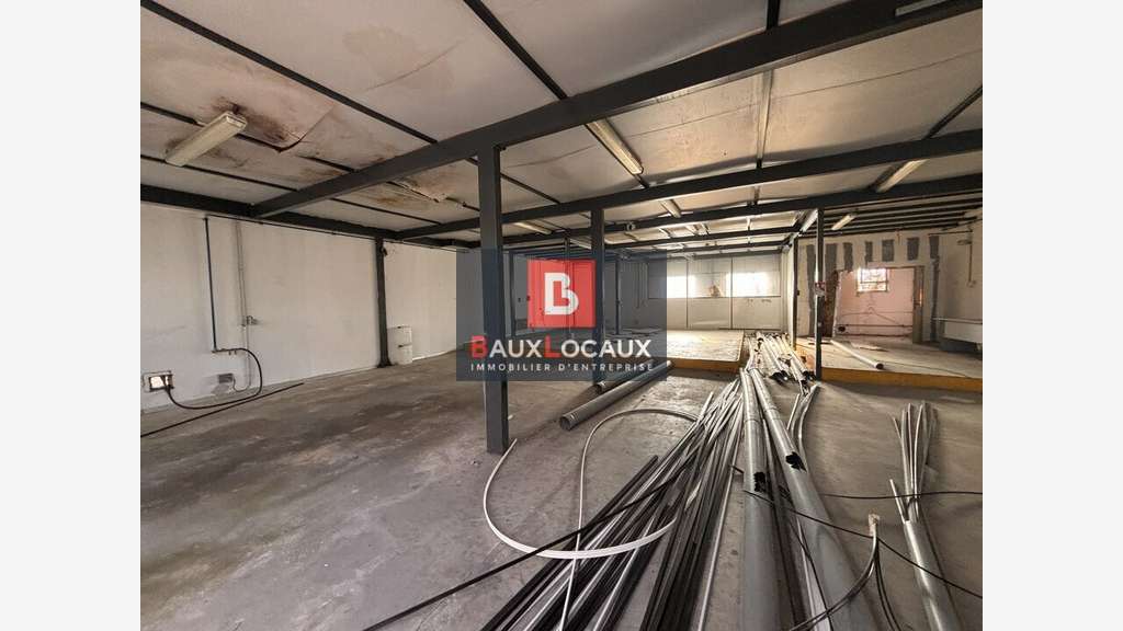 Locaux 1350m² à vendre zone du Coudoulet à Orange