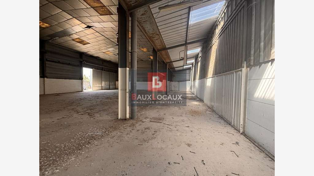 Local d'activité de 504m² à vendre en ZA à Orange