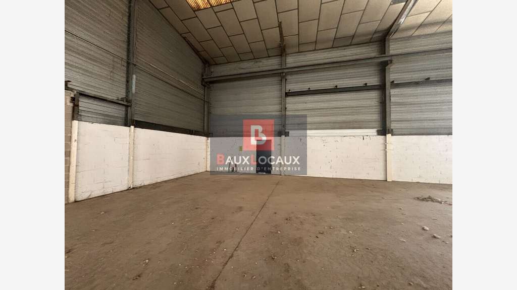 Local d'activité de 504m² à vendre en ZA à Orange