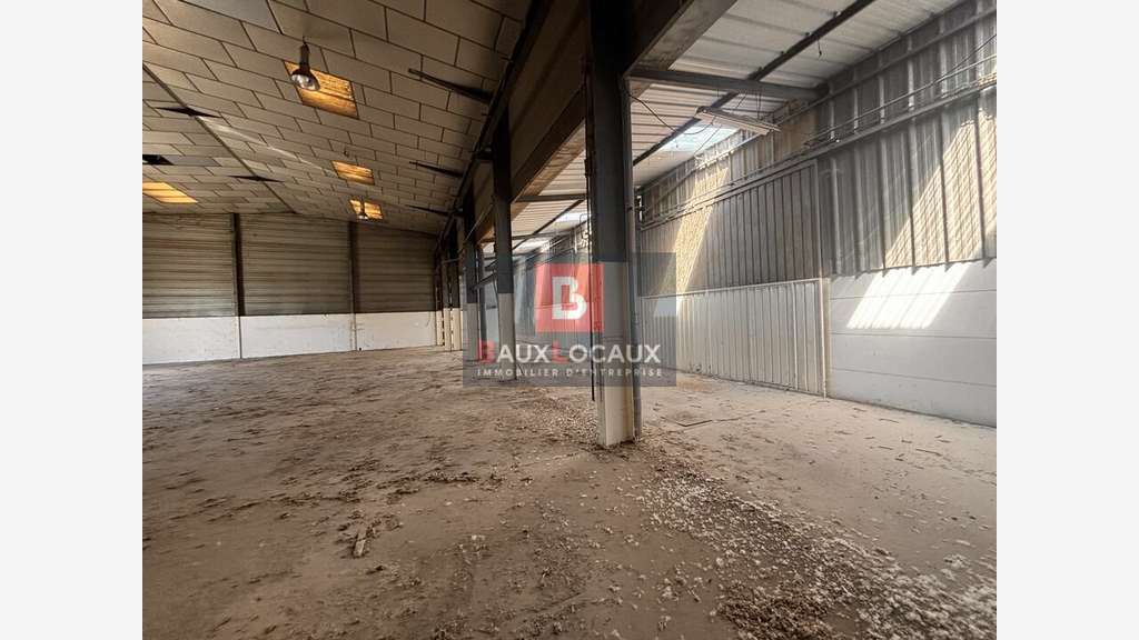 Local d'activité de 504m² à vendre en ZA à Orange