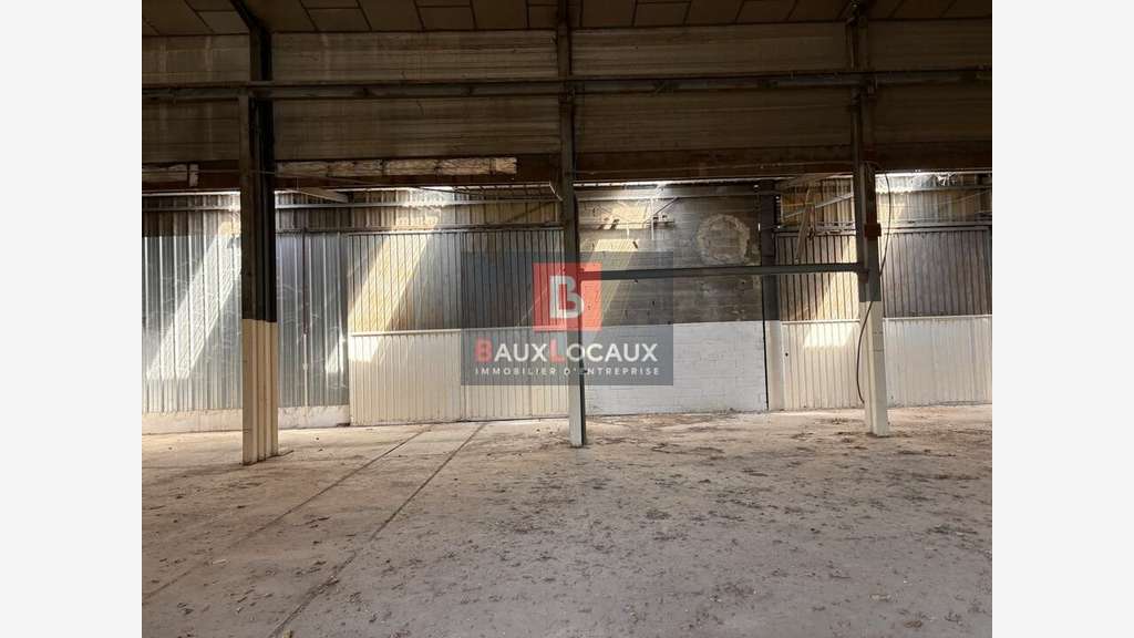 Local d'activité de 504m² à vendre en ZA à Orange