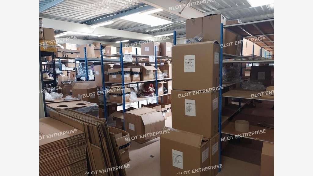 À VENDRE - LOCAUX D'ACTIVITÉS - 375 M² - ORVAULT