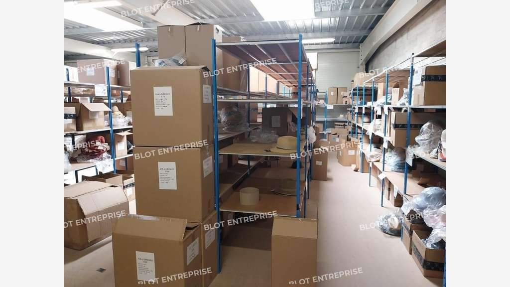 À VENDRE - LOCAUX D'ACTIVITÉS - 375 M² - ORVAULT