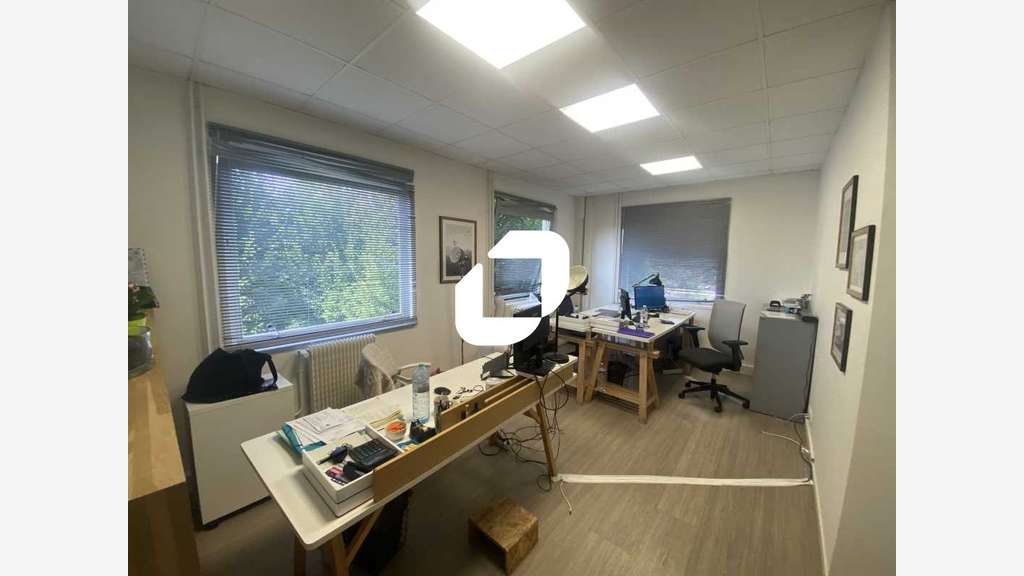 Vente Local d'activité 445m² Osny