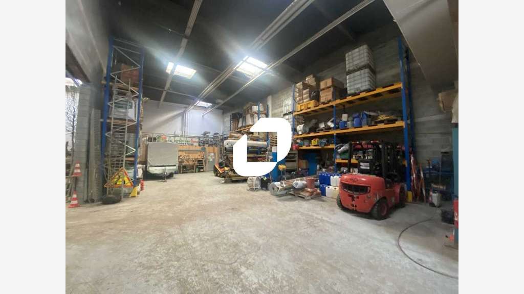 Vente Local d'activité 445m² Osny