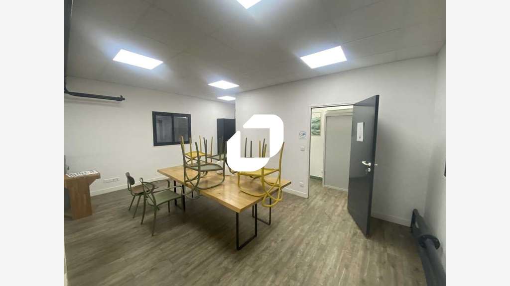 Vente Local d'activité 445m² Osny